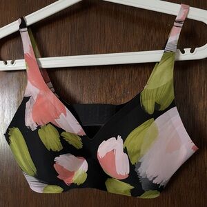 Knix V neck revolution bra size small